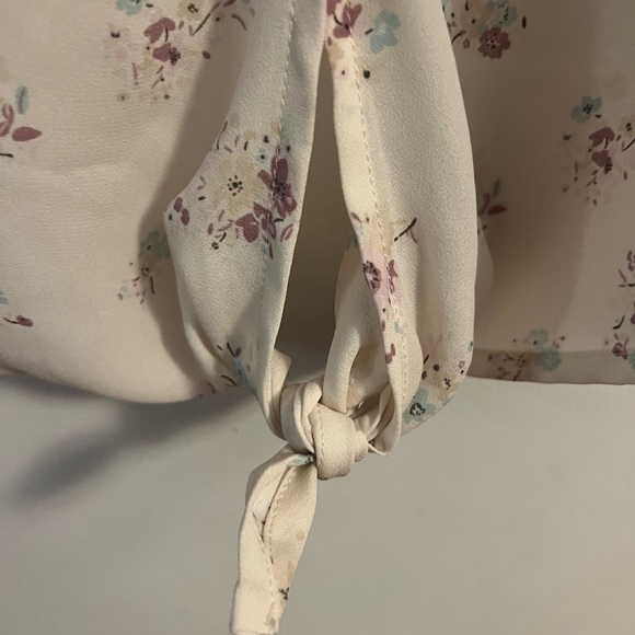 Torrid floral top size 2 - Picture 2 of 6